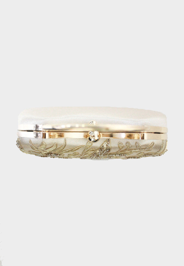 BeryBerries Embroidered Handle Clutch Bags