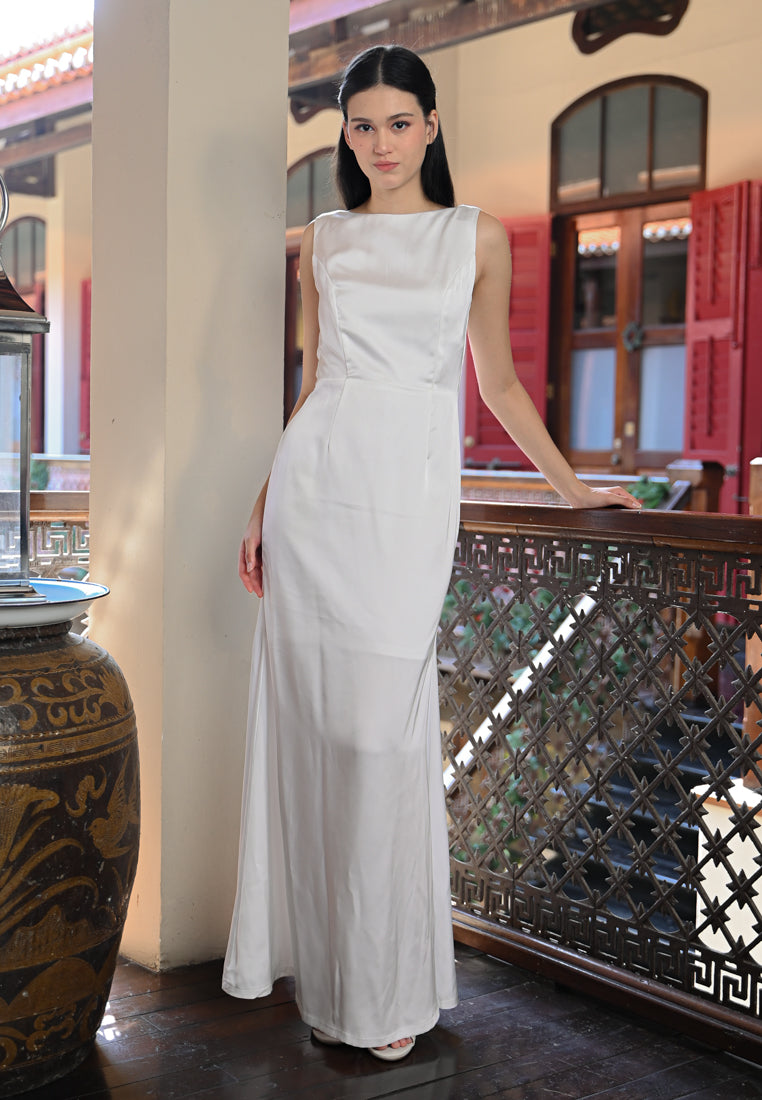 BebeBeige Backless with Pearl Chain Maxi Dress