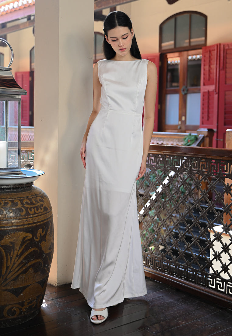 BebeBeige Backless with Pearl Chain Maxi Dress