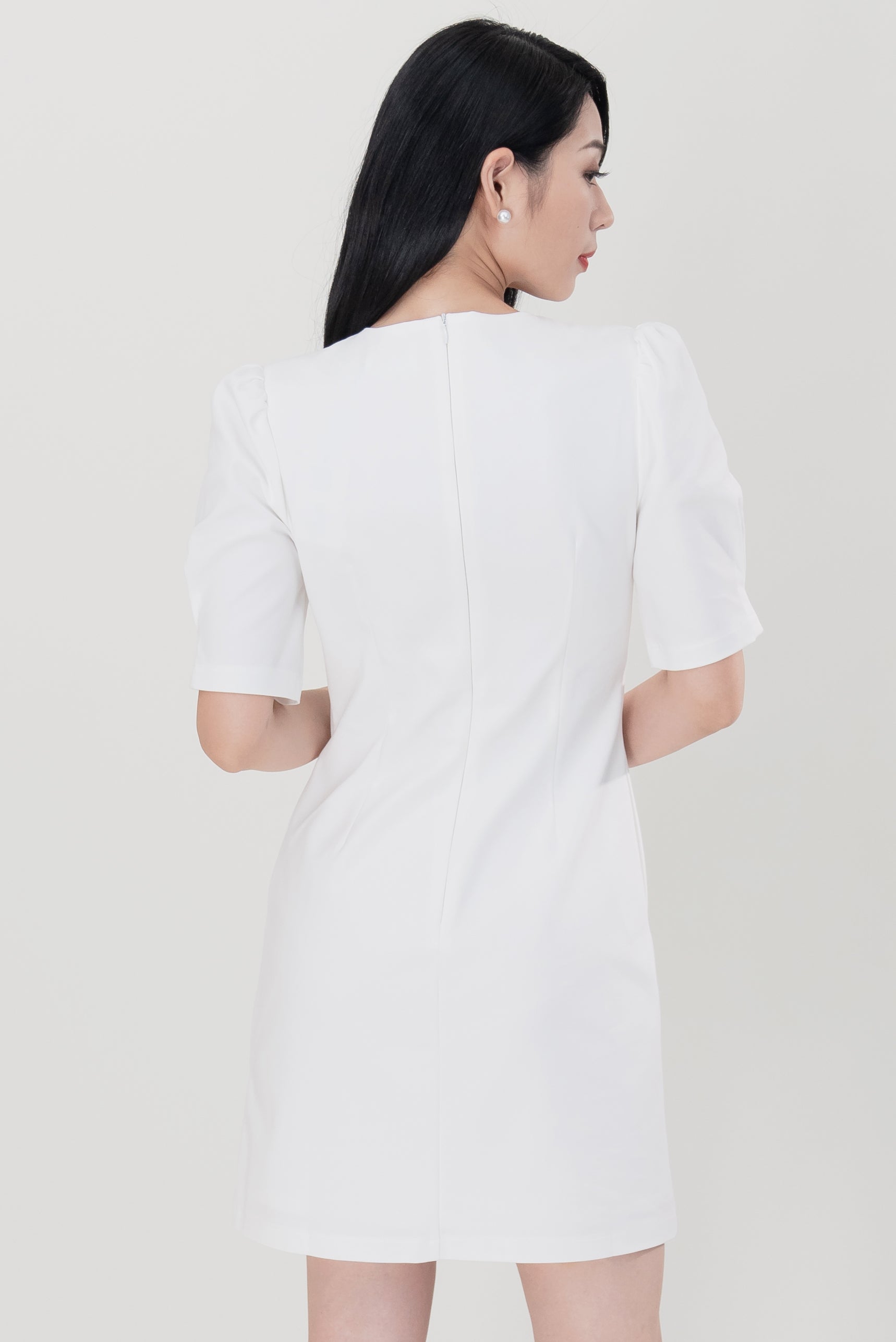 BebeBeige Round Neckline Lining Mini Dress