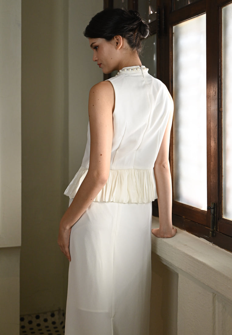 BeBeBeige High-Neck Pearl Setwear