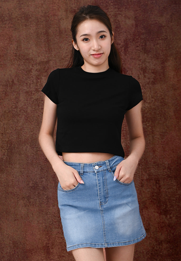 Plain B. Round-neck Cropped Top