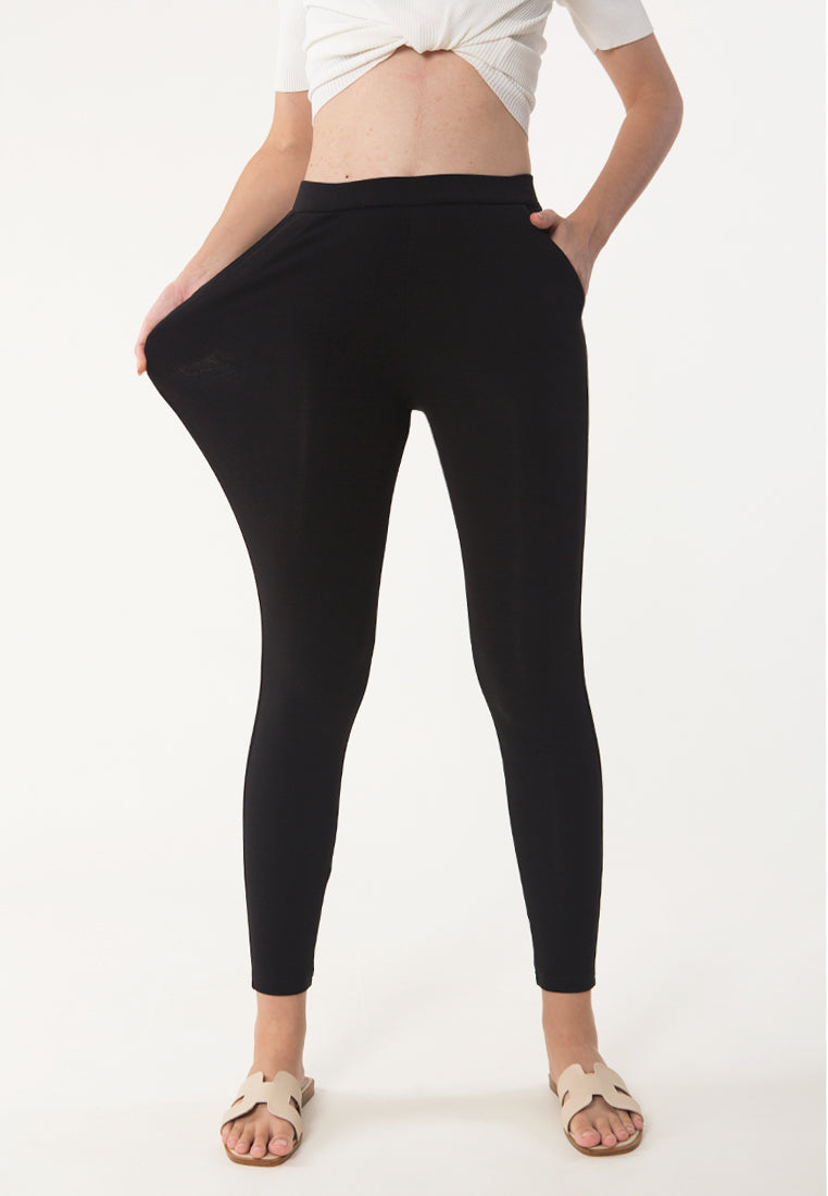 Plain B. Comfort Legging with Pockets
