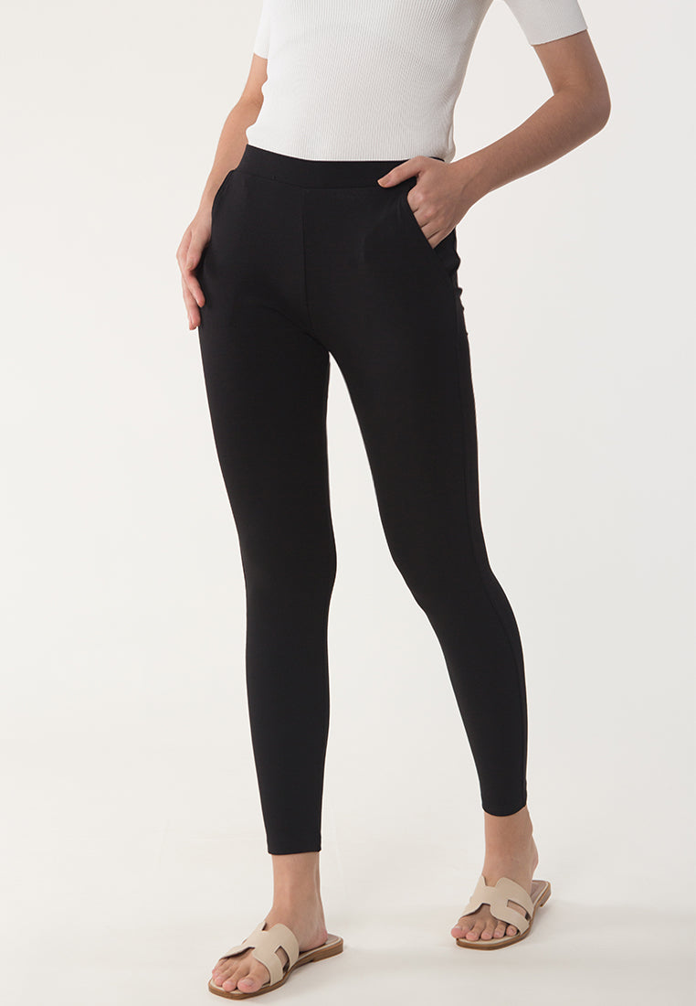 Plain B. Comfort Legging with Pockets