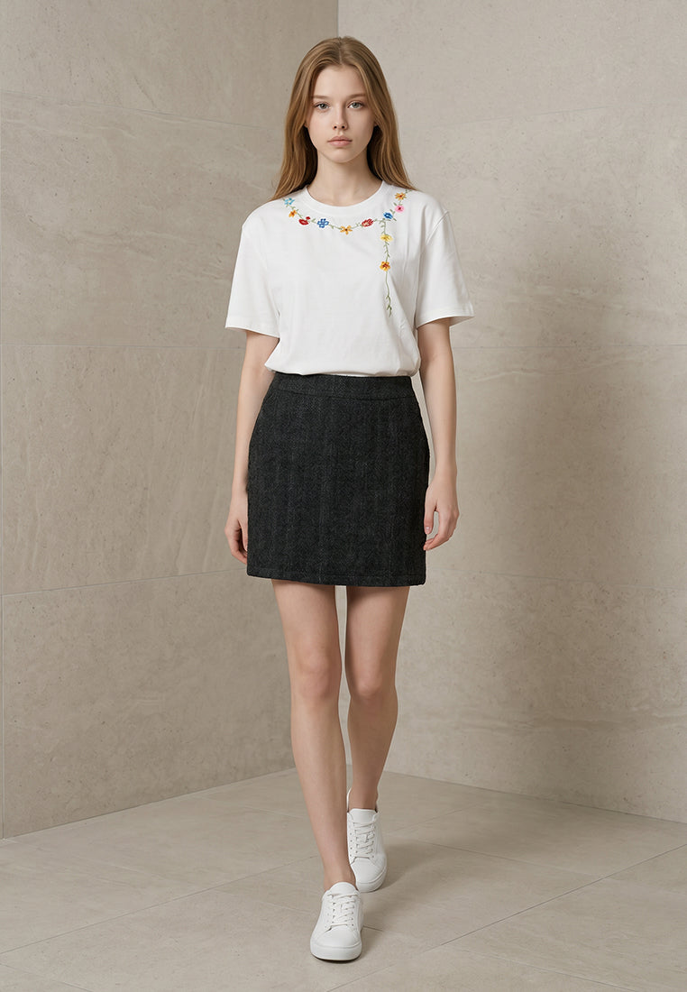 Plain B. Floral Embroidery Short Sleeve T-Shirt