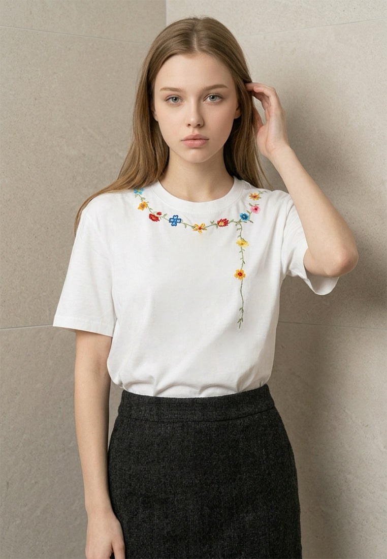 Plain B. Floral Embroidery Short Sleeve T-Shirt