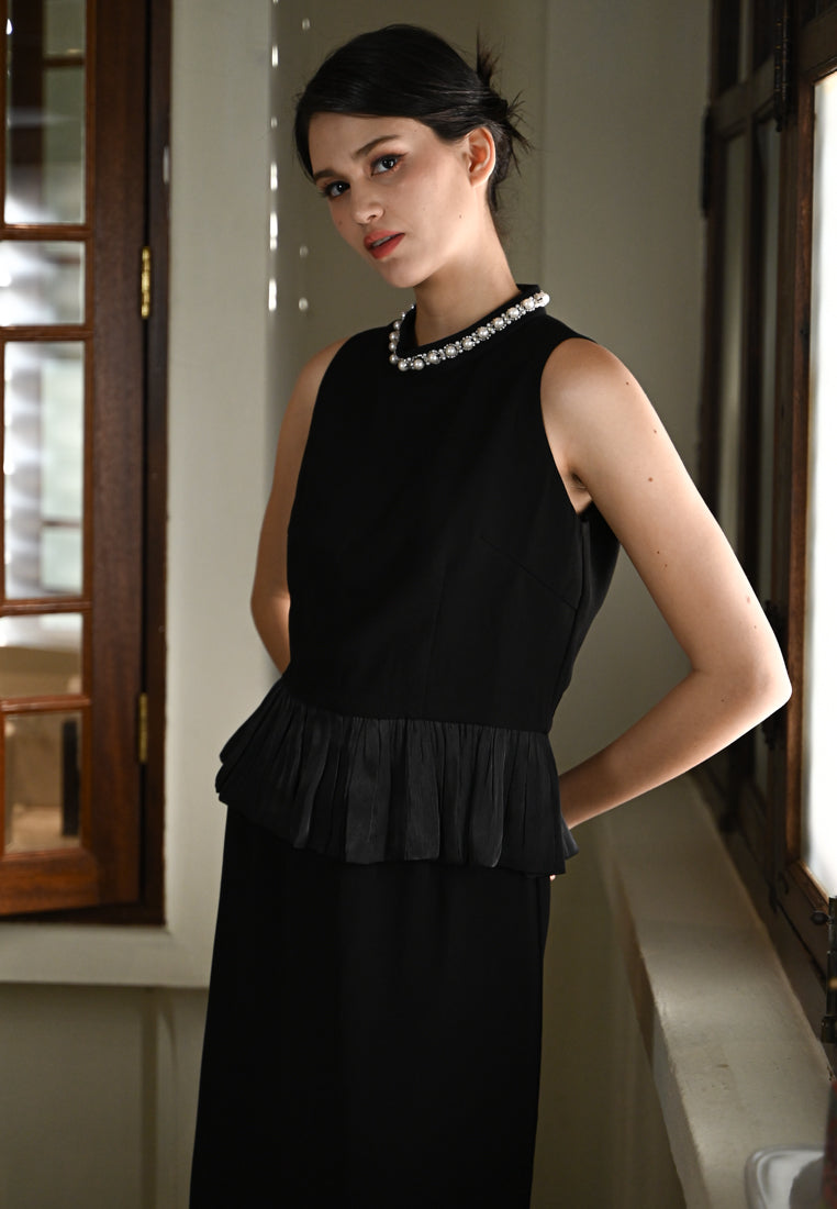 BeBeBeige High-Neck Pearl Setwear