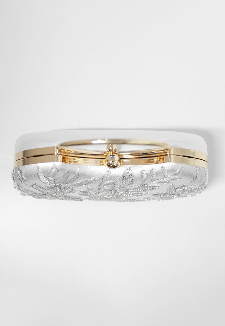 BeryBerries Embroidered Handle Clutch Bags
