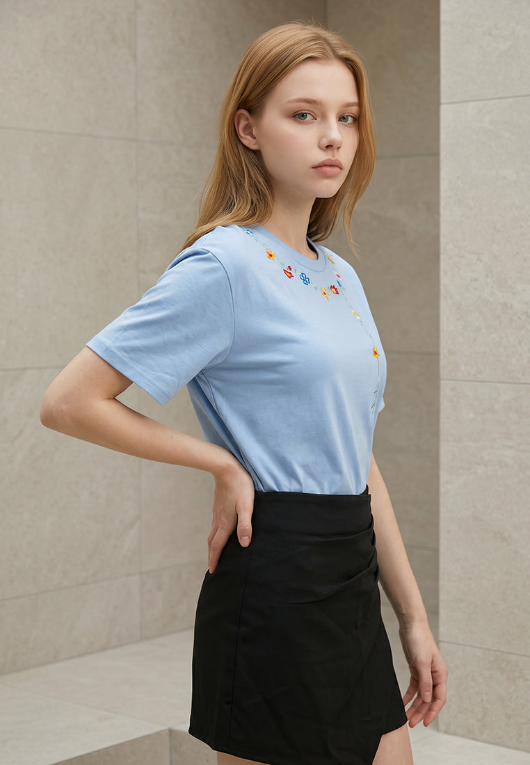 Plain B. Floral Embroidery Short Sleeve T-Shirt