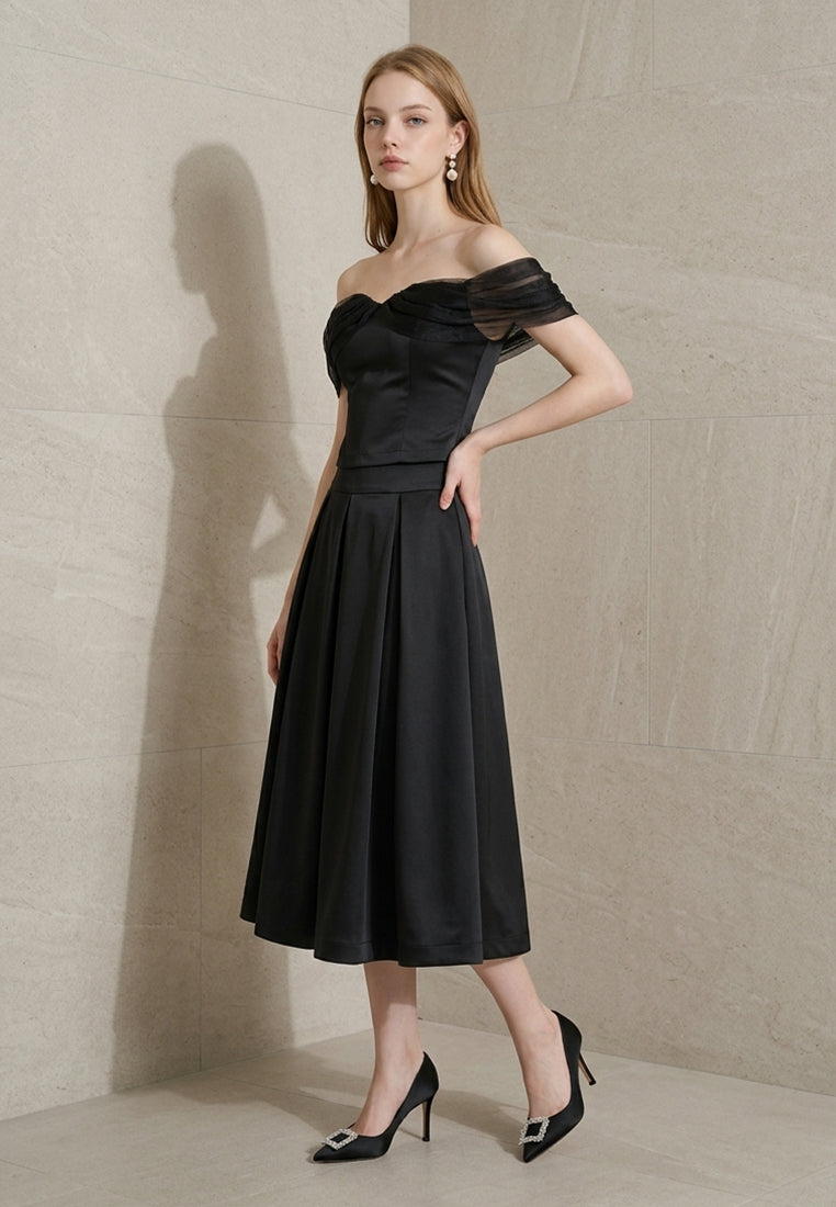 BebeBeige Classic Satin Flare Midi Skirt